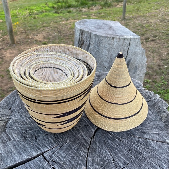 Rwandan Nesting Peace Baskets - Set of 6 - Picture 6 of 9